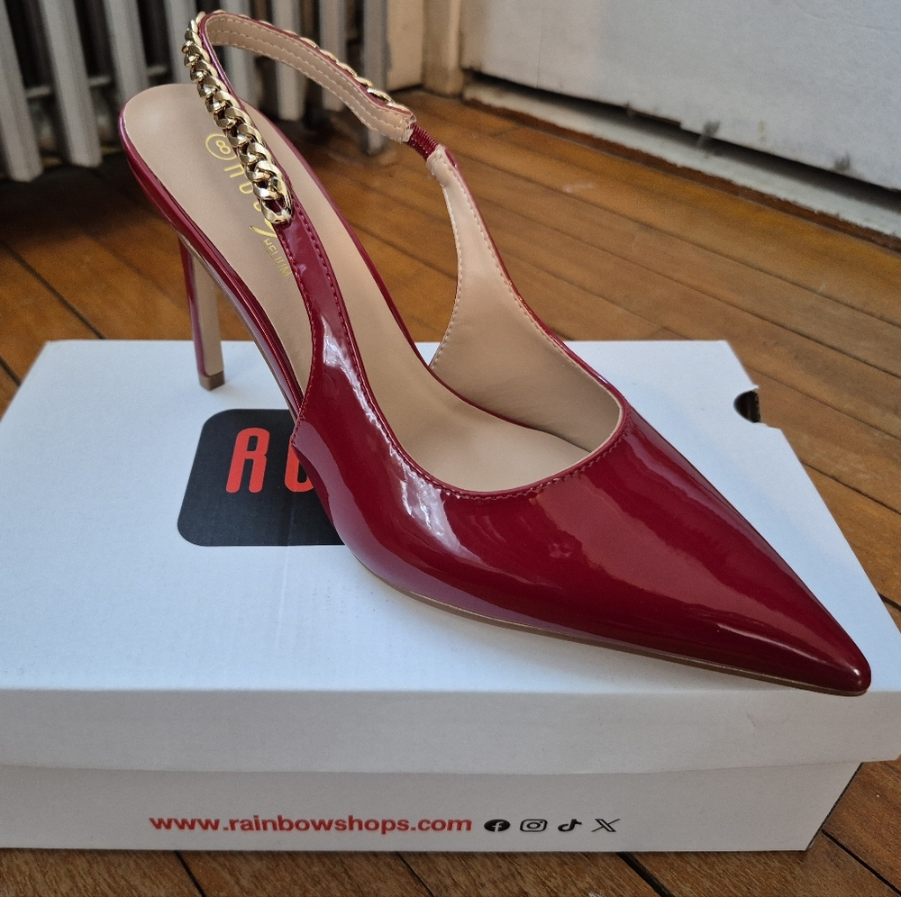 Red Slingback Heels With Gold Chain Size 8